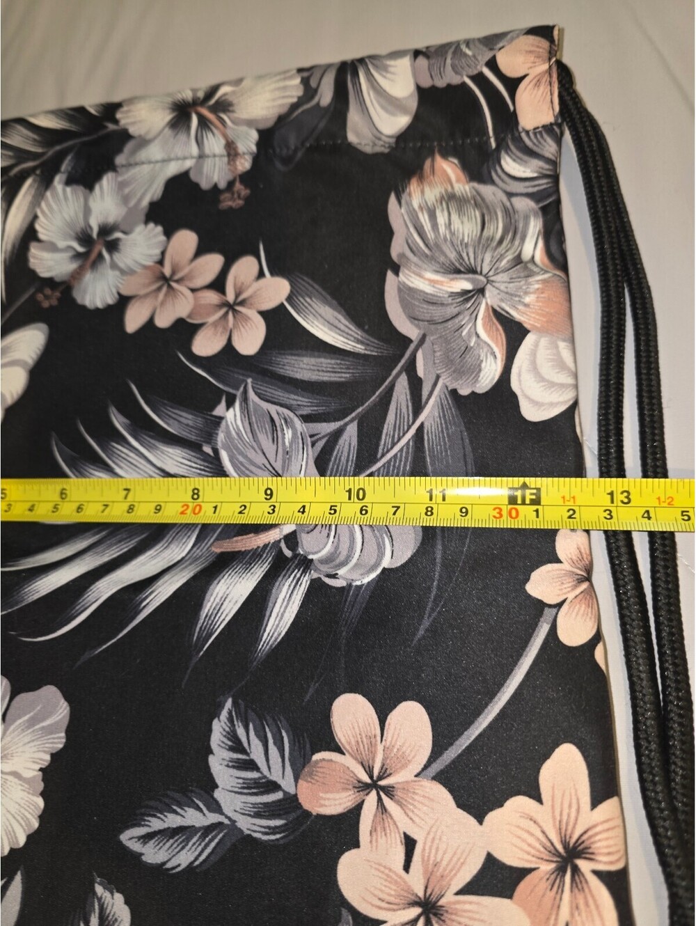 Hawaiian Print Drawstring Backpack - Excellent Condition - Picture 6 of 6